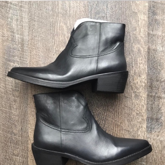 Vintage Foundry Co Women's Arielle Boot. - Picture 4 of 4